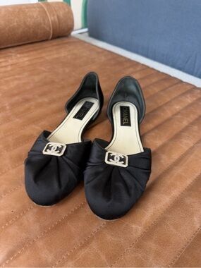 23C CHANEL BLACK SATIN CRYSTAL
RUNWAY BALLET FLATS 10